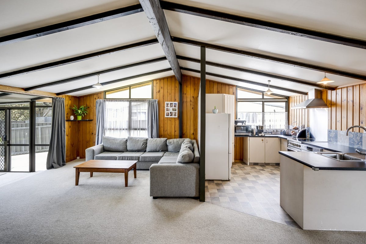 8 Wiltshire Place, Tamatea, Napier - Carousel 2