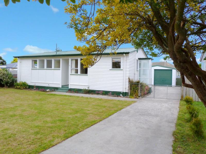9 Wakefield Street, Awapuni, Palmerston North - Carousel 1