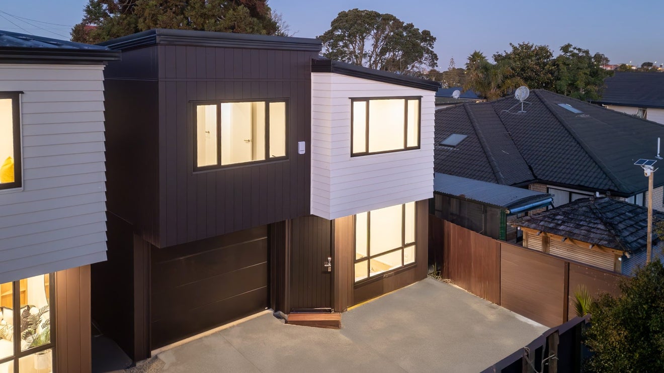 24F Roberts Road, Glenfield, Auckland - Carousel 1