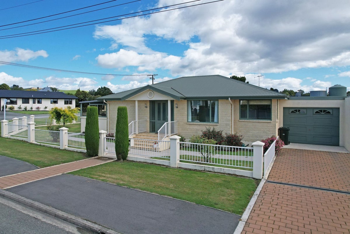 21A Argyle Street, Weston, Oamaru - Carousel 1