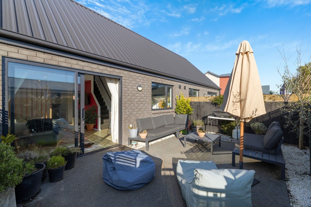 141B Champion Street, Edgeware, Christchurch - Carousel 10