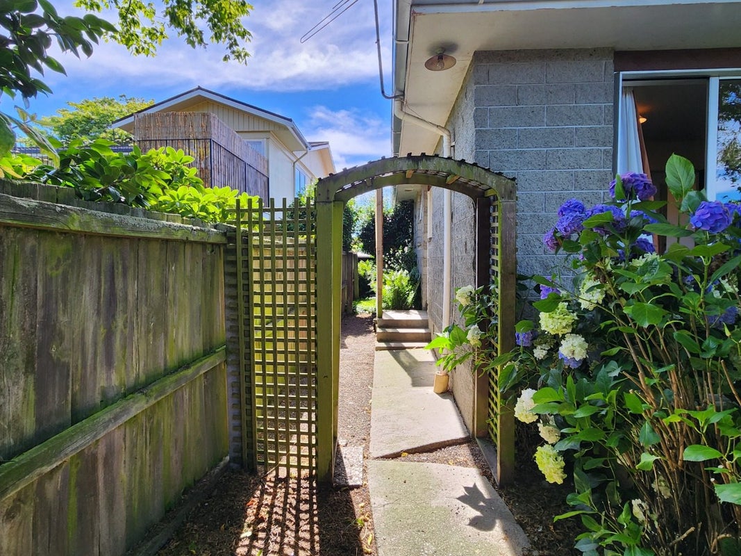 2/156 Highsted Road, Casebrook, Christchurch - Carousel 2