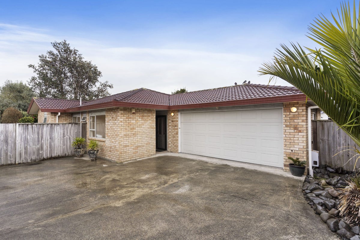 19C Beach Road, Te Atatu Peninsula, Auckland - Carousel 1