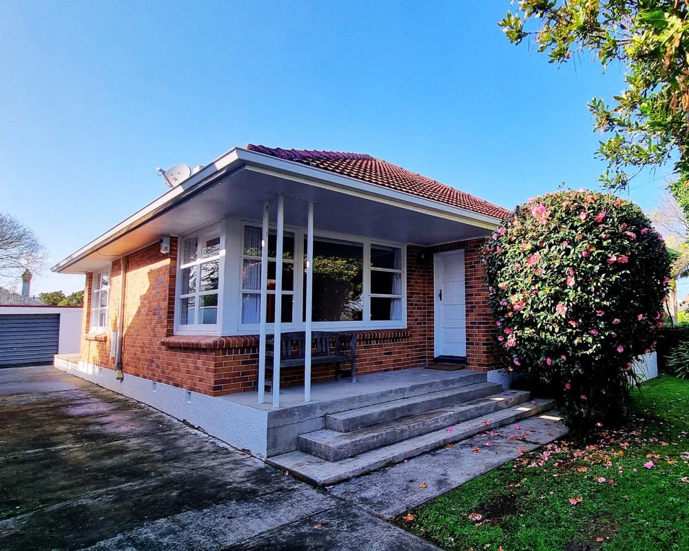 8 Manatu Street, Mount Eden, Auckland - Carousel 2