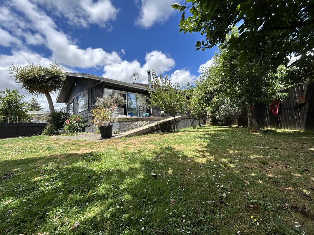 23 Fairdale Avenue, Red Hill, Papakura - Carousel 1