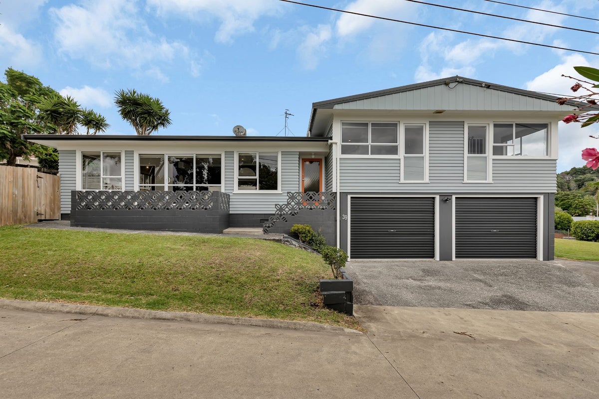 39 Carr Street, Kamo, Whangarei - Carousel 23