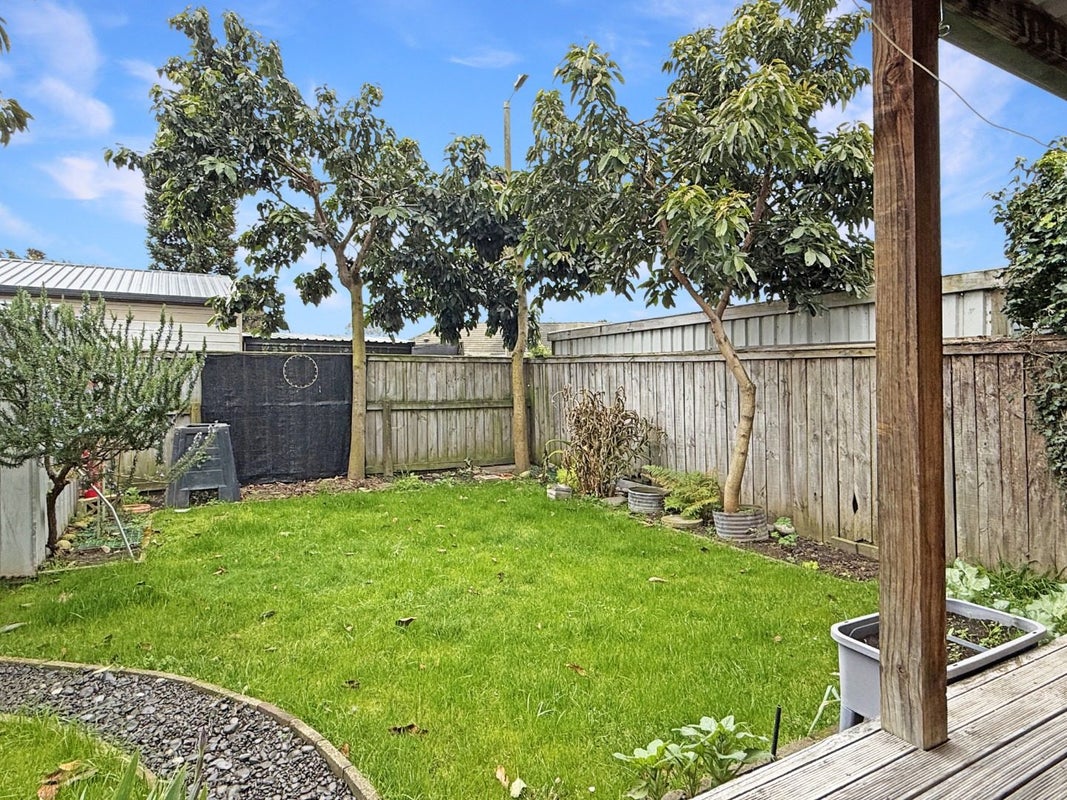 1218 Norfolk Crescent, Mayfair, Hastings - Carousel 8