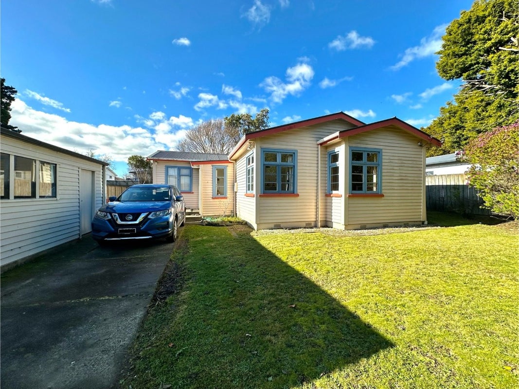12 Henry Street, Ebdentown, Upper Hutt - Carousel 1