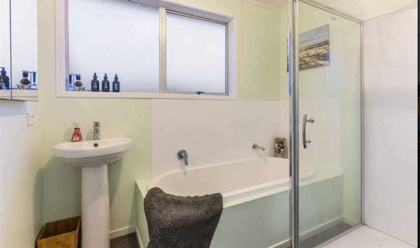 87 The Avenue, Lynfield, Auckland - Carousel 19
