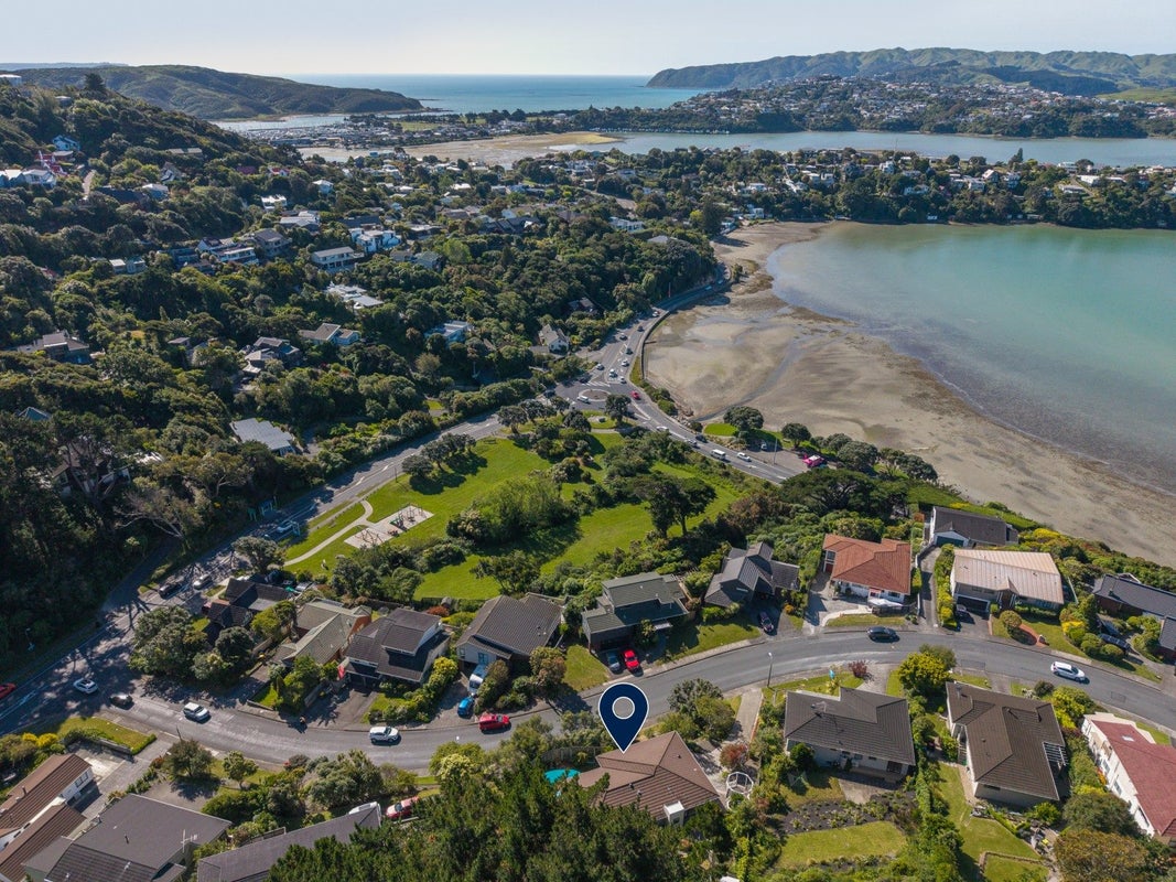 10 Bosun Terrace, Whitby, Porirua - Carousel 34