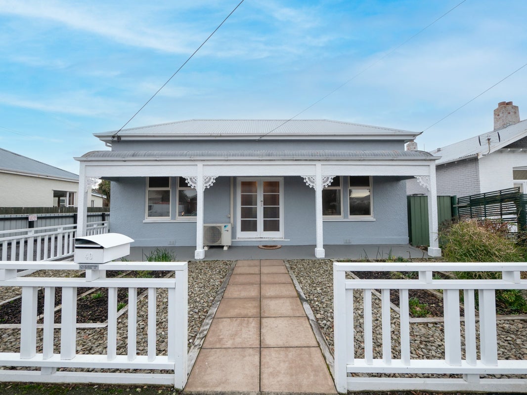 40 Hargest Crescent, Saint Kilda, Dunedin - Carousel 1