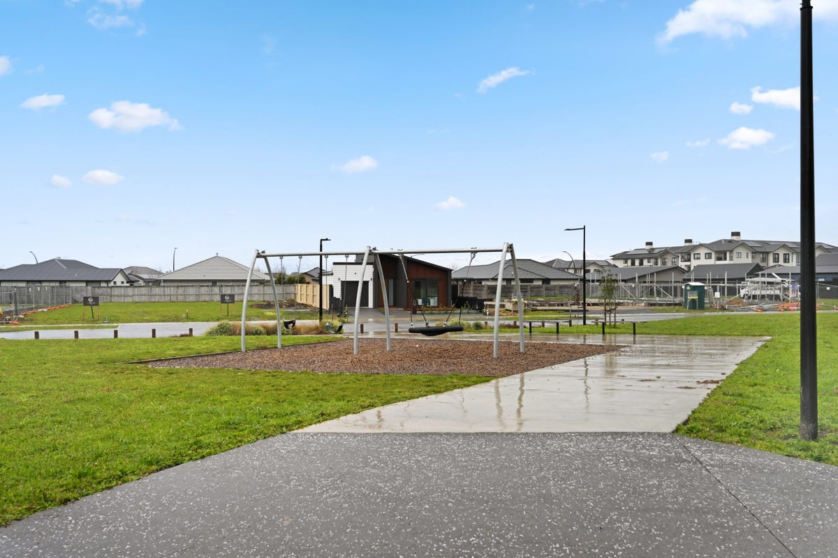68 Overton Street, Rototuna North, Hamilton - Carousel 23