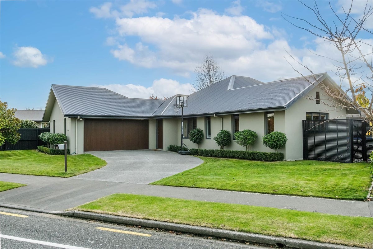 55 Waitikiri Drive, Parklands, Christchurch - Carousel 2