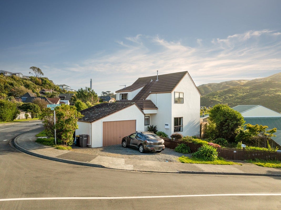 1 Atwood Grove, Churton Park, Wellington - Carousel 1
