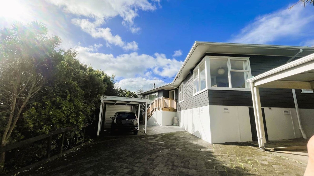 1/705 Beach Road, Browns Bay, Auckland - Carousel 2