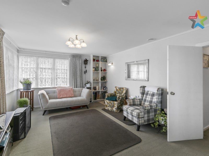 1/114 KOWHAI ST, Naenae, Lower Hutt - Carousel 2
