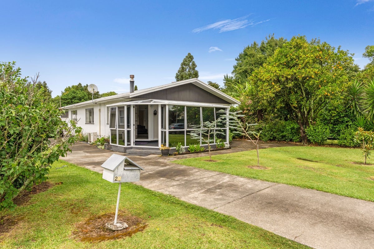 20 Seymour Road, Inner Kaiti, Gisborne - Carousel 1