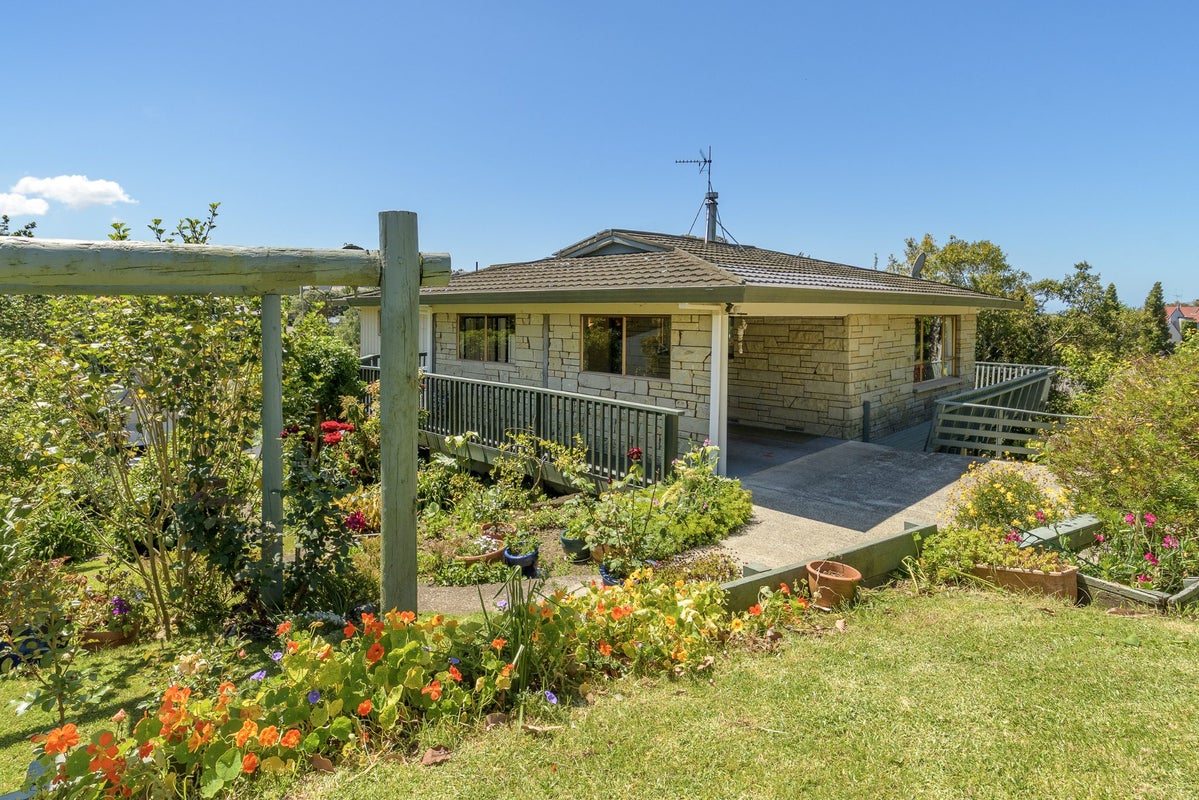 15 Maungawhare Place, Otumoetai, Tauranga - Carousel 2