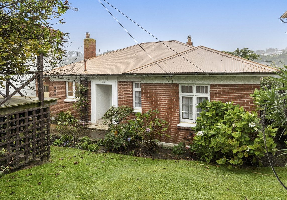 19 Silverton Street, Andersons Bay, Dunedin - Carousel 1