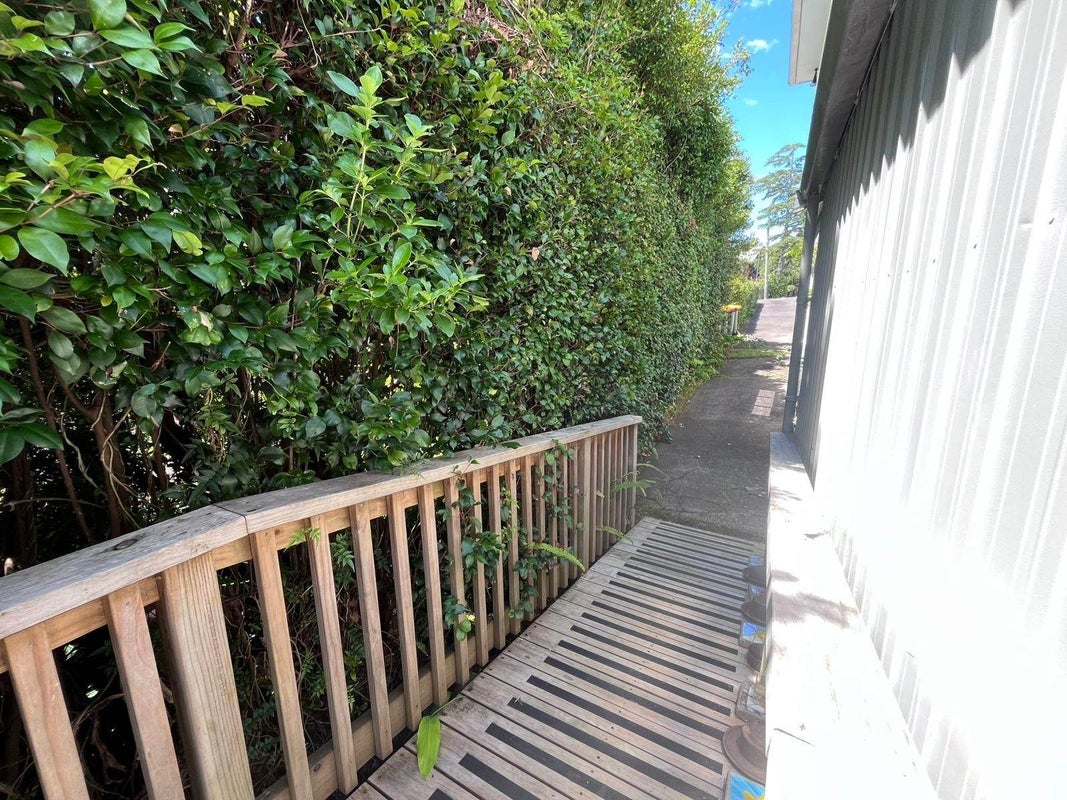 3 Earl Road, Titirangi, Auckland - Carousel 2