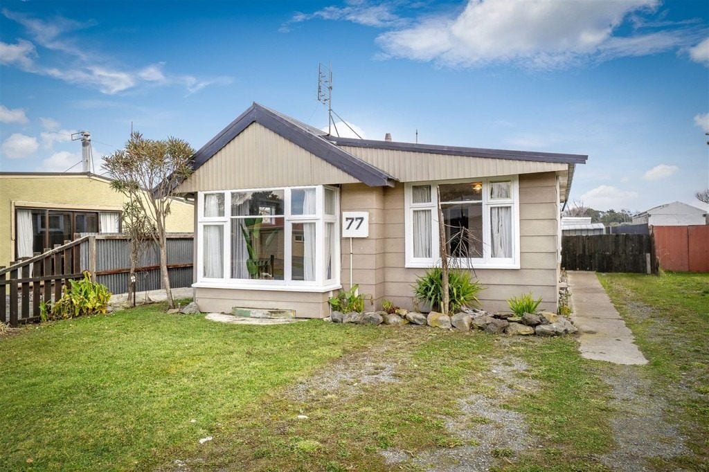 77 Park Terrace, Waikuku Beach, Waikuku Beach - Carousel 1
