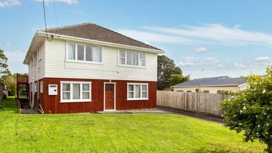 922 East Coast Road, Northcross, Auckland - Carousel 1
