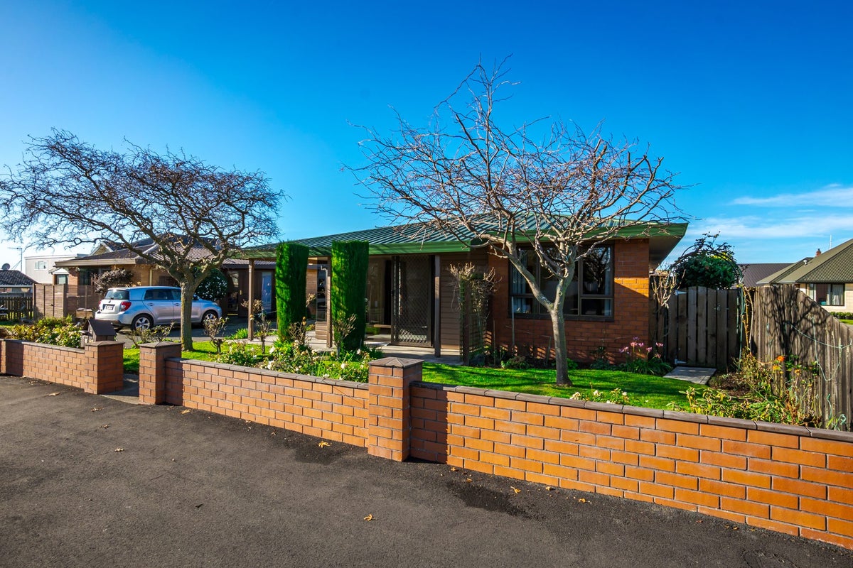 1/93 Avenue Road, West End, Timaru, Canterbury - Carousel 1