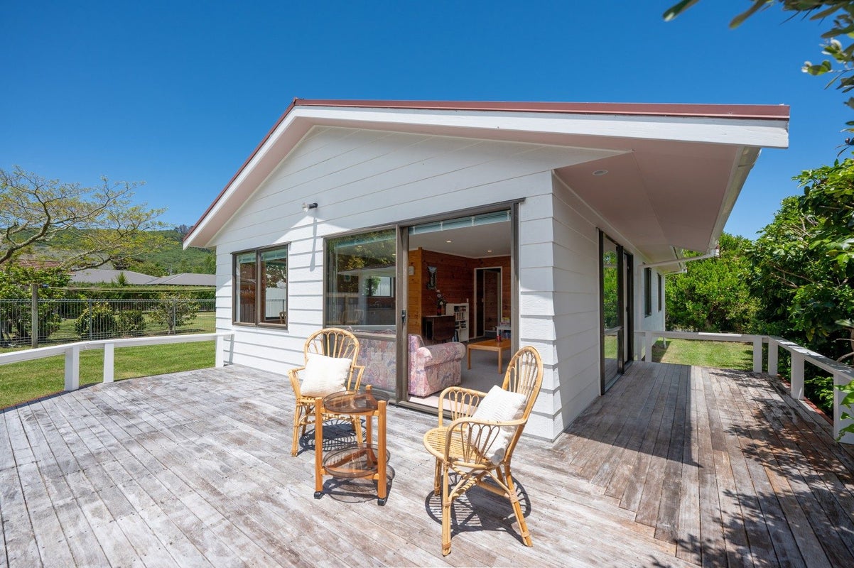 16 Irwin Place, Kinloch, Taupo - Carousel 2