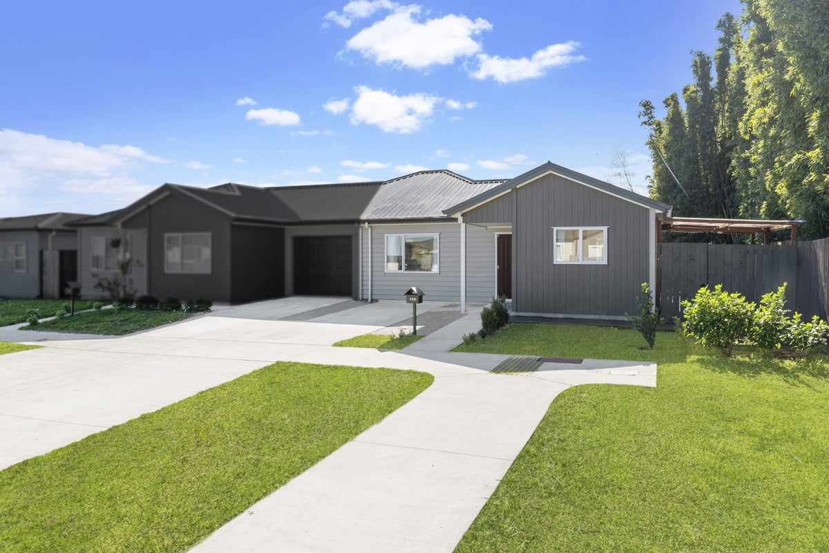 136 Kuaka Drive, Takanini, Papakura, Auckland - Carousel 18