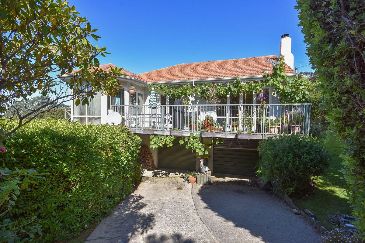 63 Oakwood Avenue, Maryhill, Dunedin - Carousel 1