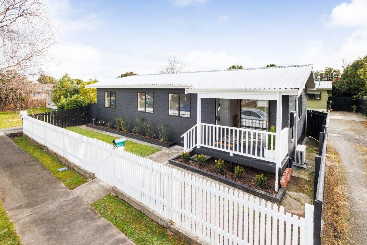 57A Benmore Avenue, Cloverlea, Palmerston North - Carousel 1