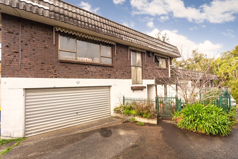 1/246 Beach Road, Campbells Bay, Auckland - Carousel 1