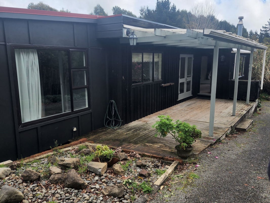 196 Main Road South, Raumati South, Paraparaumu - Carousel 1