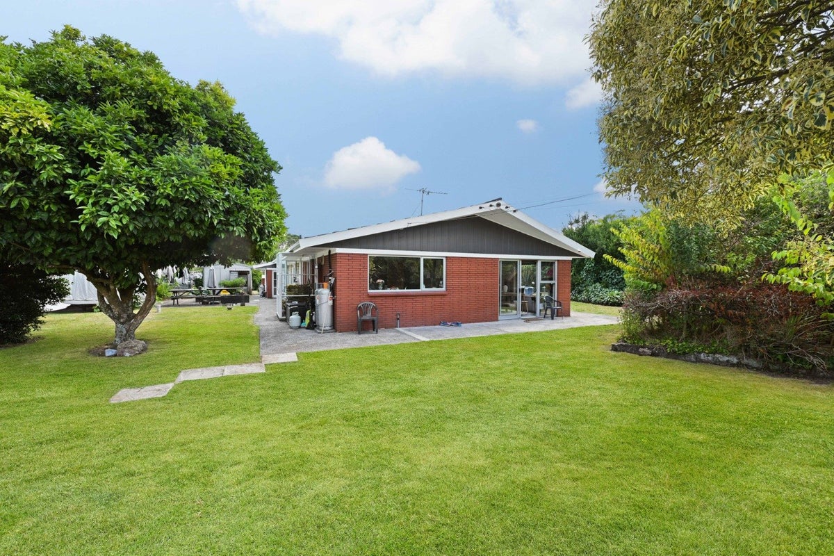 5 East Ridge Grove, Newstead, Hamilton - Carousel 2