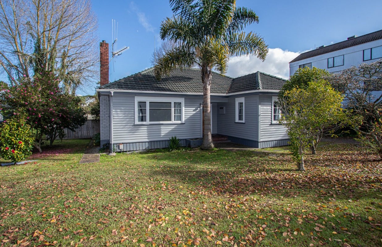 675 Grey Street, Hamilton East, Hamilton - Carousel 1