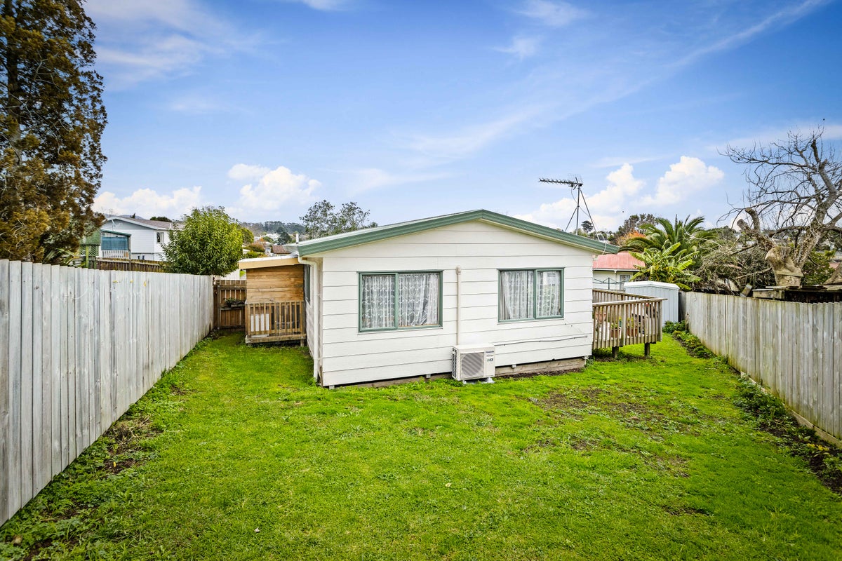1/12 Styca Place, Sunnyvale, Auckland - Carousel 15