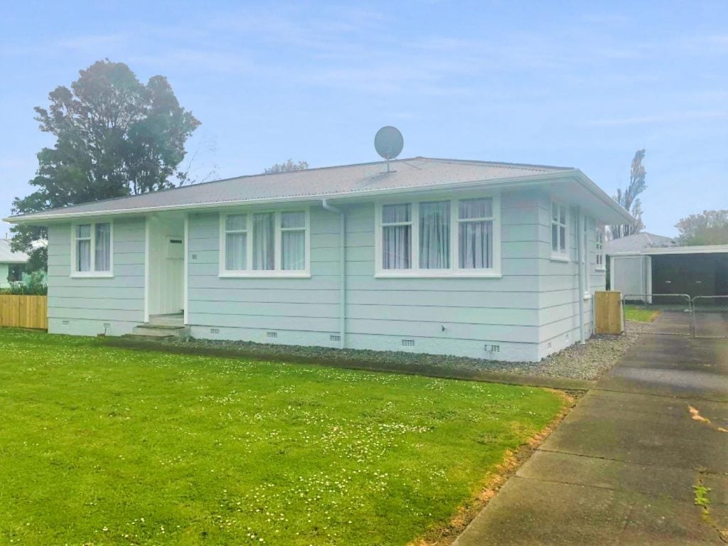 81 Wakefield Street, Whanganui East, Whanganui - Carousel 1