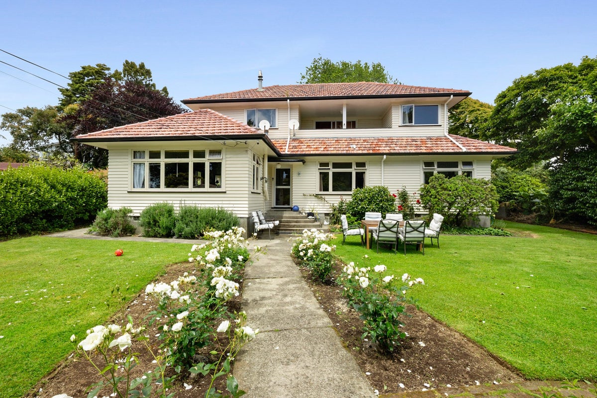 14 Woodleigh Street, Frankleigh Park, New Plymouth - Carousel 1