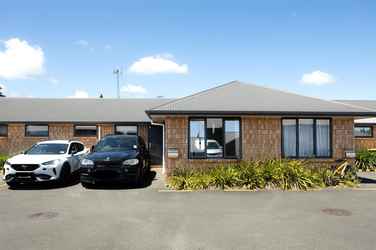 3/102 Old Farm Road, Hamilton East, Hamilton - Carousel 1