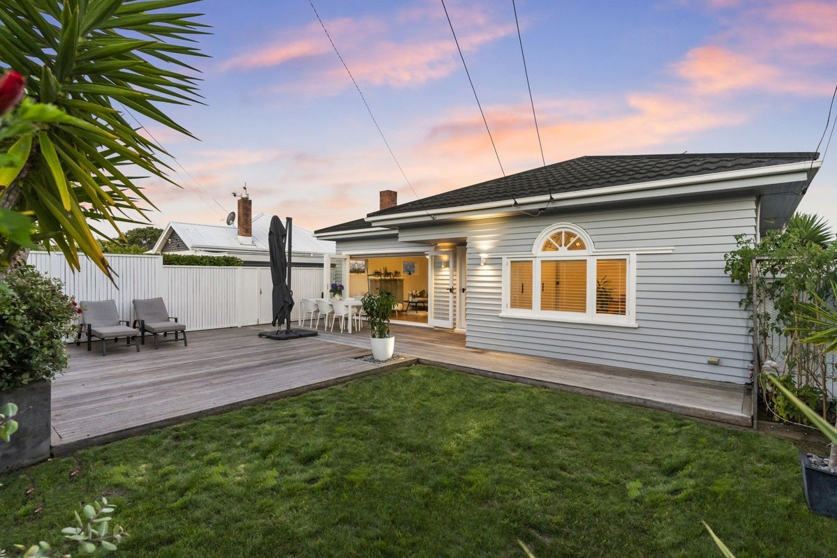 1/439 Point Chevalier Road, Point Chevalier, Auckland - Carousel 1