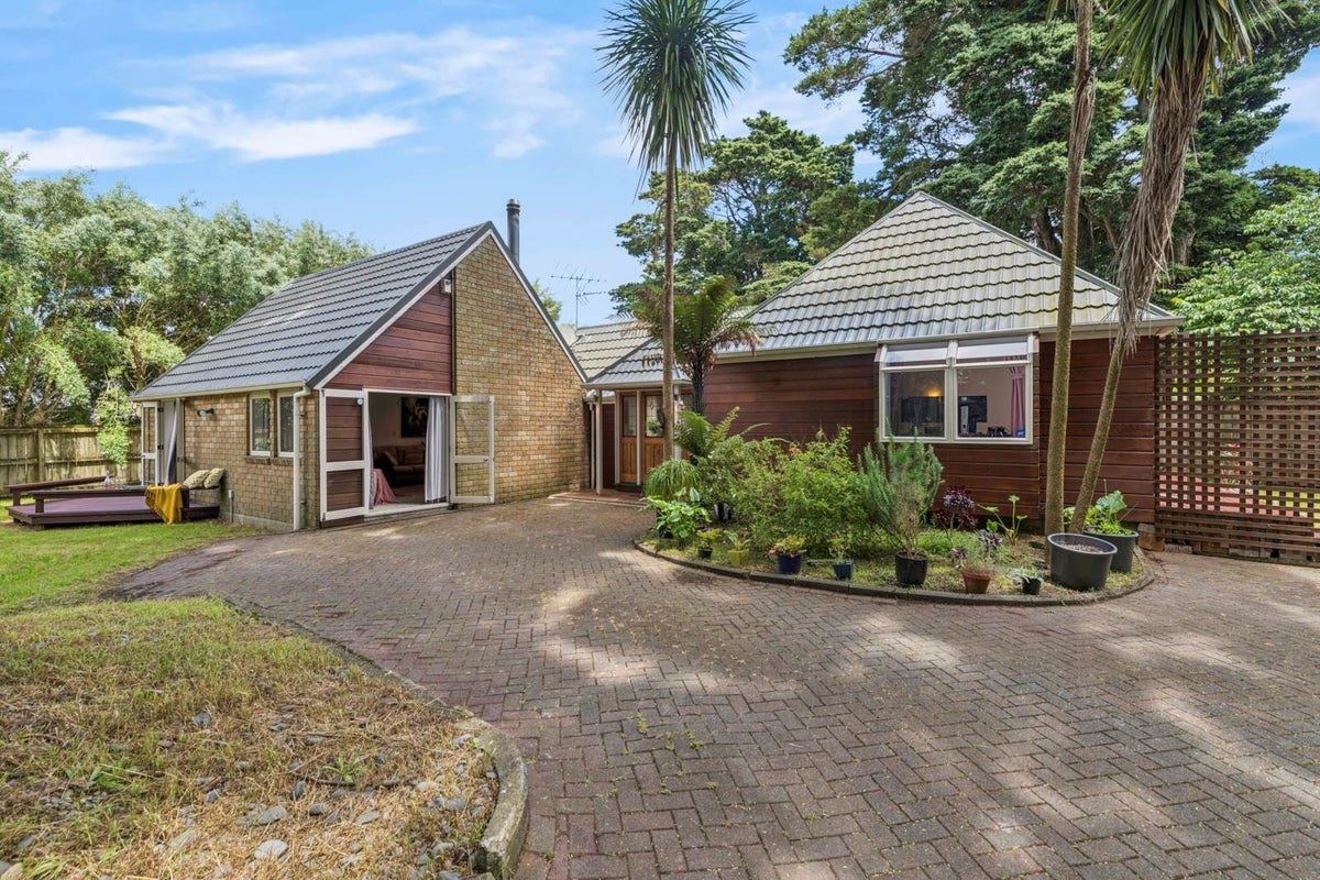 27A Butterworth Avenue, Opaheke, Papakura - Carousel 1