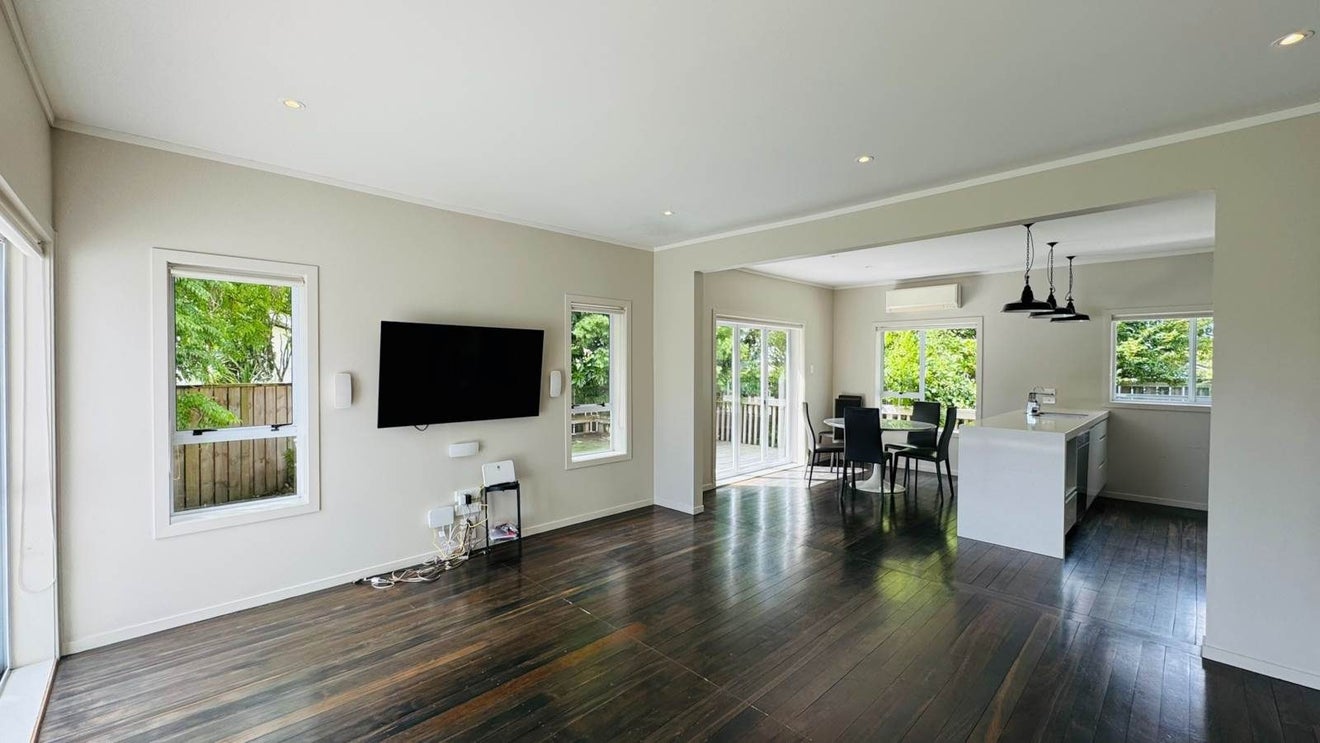 32 Isobel Road, Greenhithe, Auckland - Carousel 2