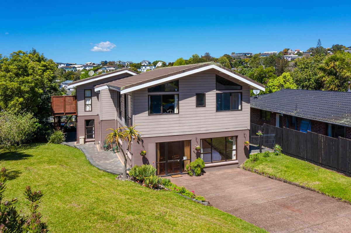 13 Corric Hill, Torbay, Auckland - Carousel 1