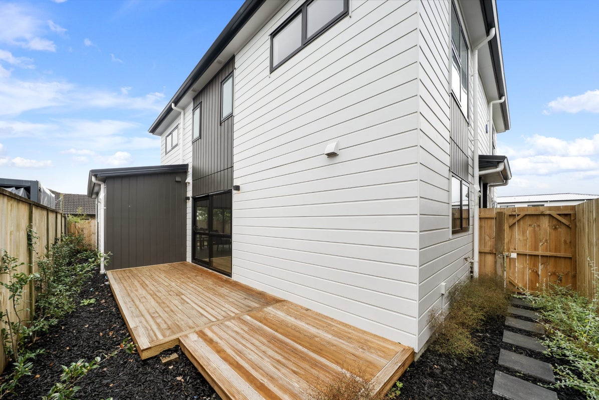 2/32 Tapuwae Way, Mangere Bridge, Auckland - Carousel 2