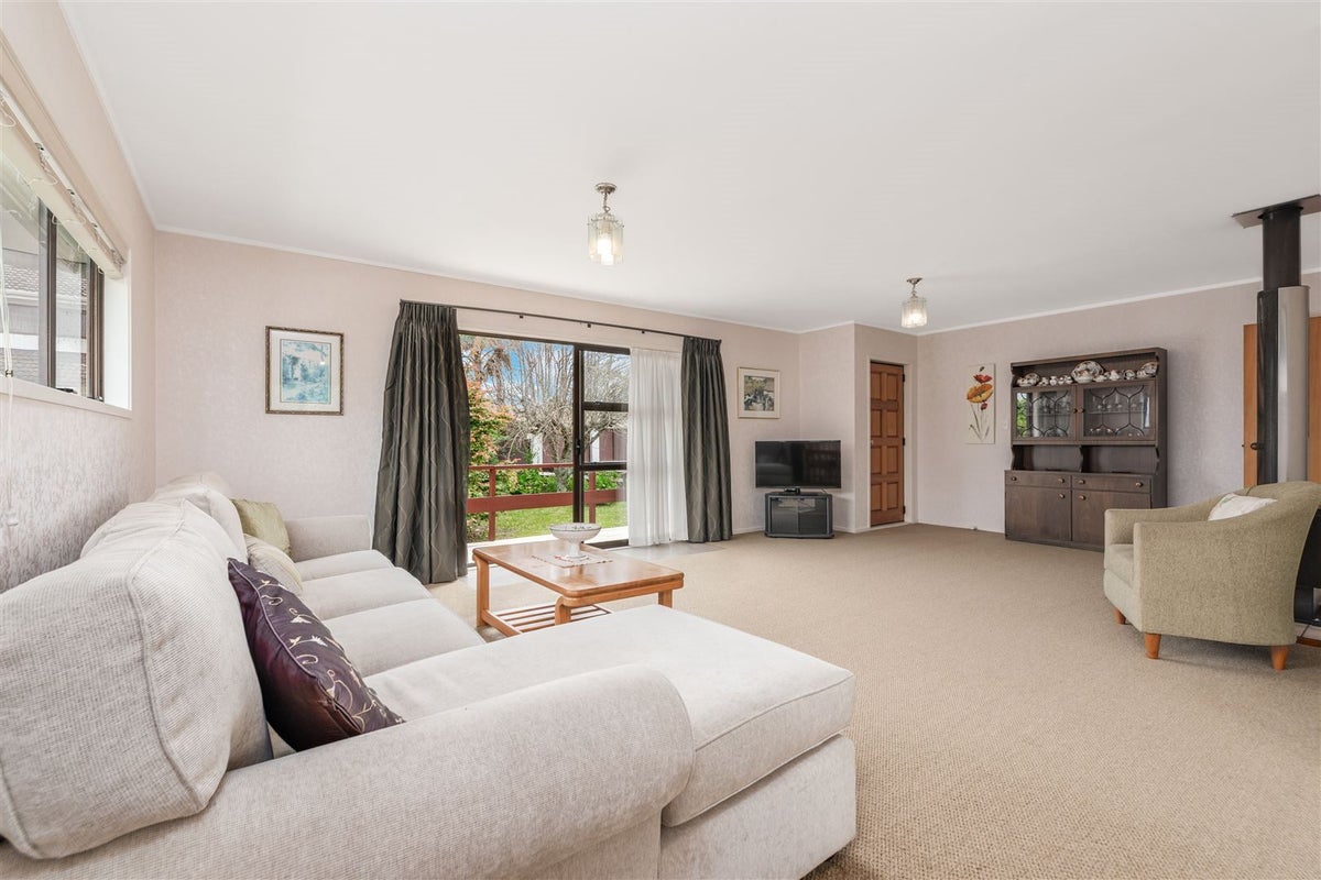 1/246 Great North Road, Henderson, Auckland - Carousel 2