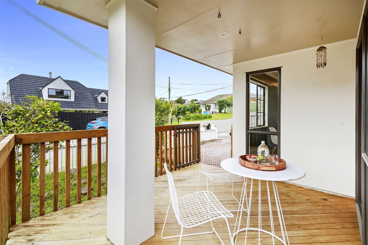 23A Larsen Crescent, Tawa, Wellington - Carousel 19