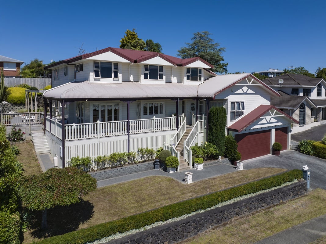 16 Tironui Terrace, Western Heights, Hamilton - Carousel 1