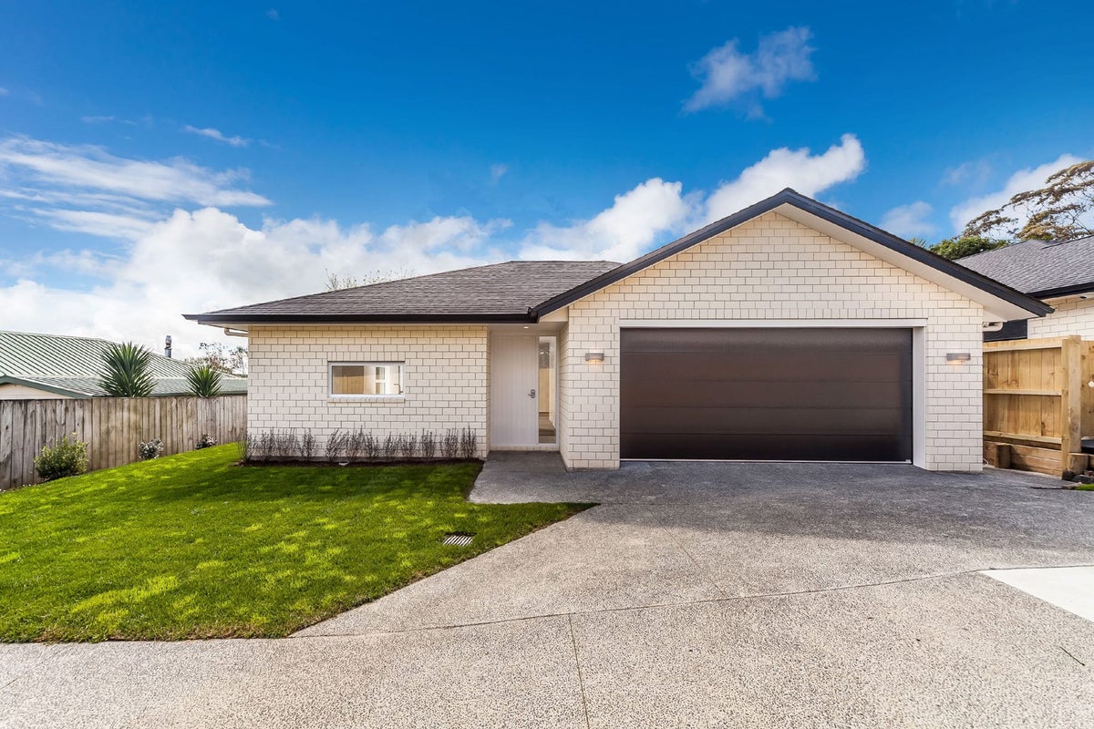 145A Cook Street, Howick, Auckland - Carousel 1