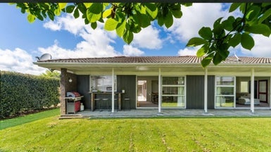 5 Barnhill Crescent, Pahurehure, Papakura - Carousel 1