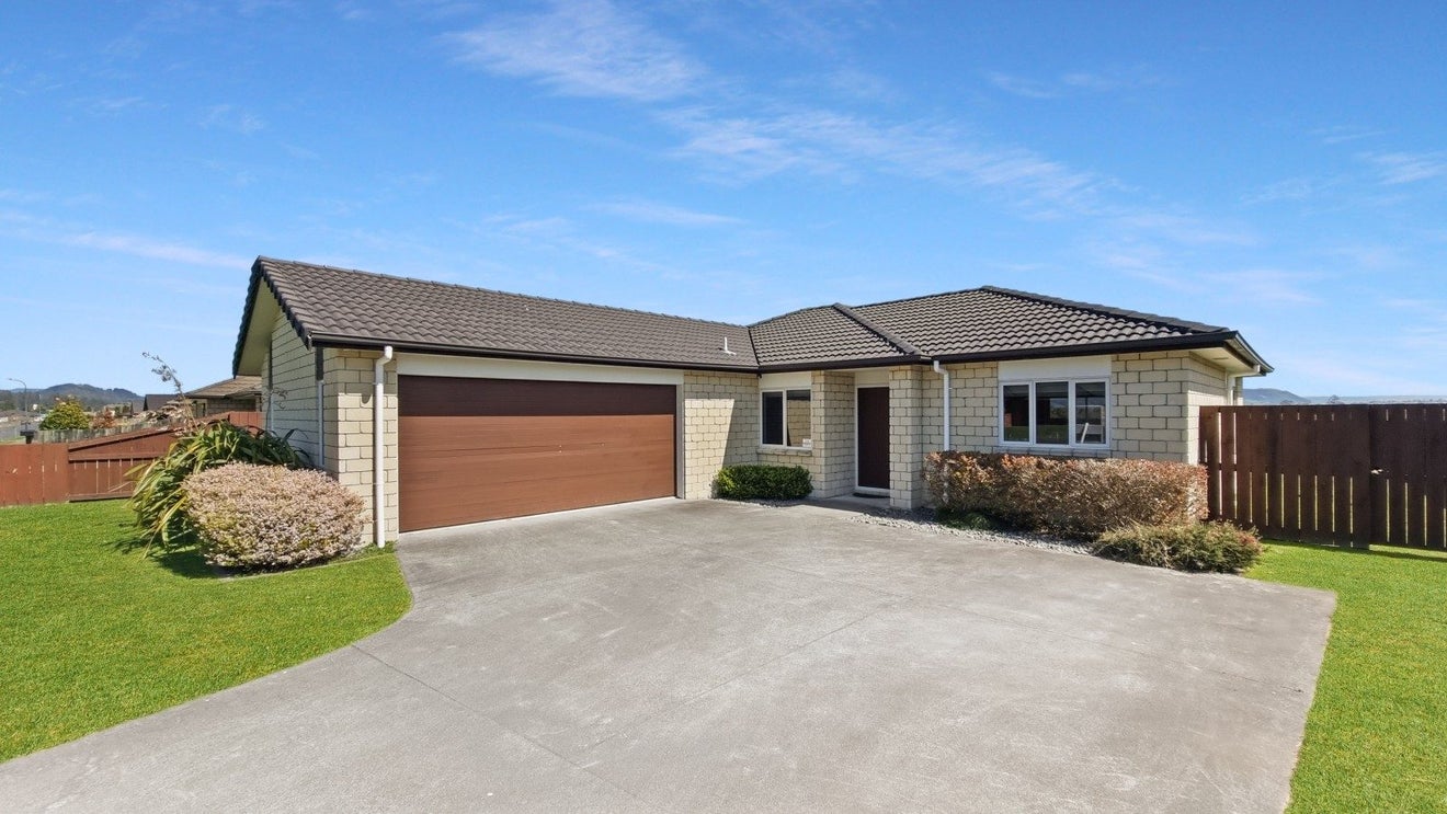 27 Carroll Place, Owhata, Rotorua - Carousel 1